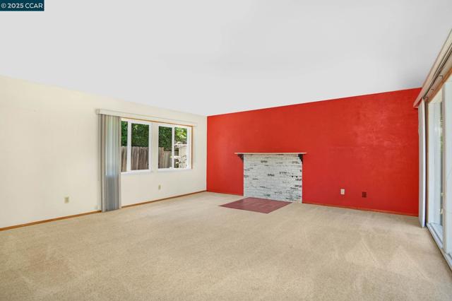 1801 Whitman Rd, Concord CA: https://media.crmls.org/mediaz/639e069d-0ddb-4989-ba87-b22ffc5d78d4.jpg