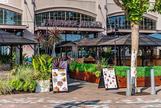 410 Webster St, Oakland CA: https://media.crmls.org/mediaz/639e43aa-60f3-48cf-b4fd-816249d191f1.jpg