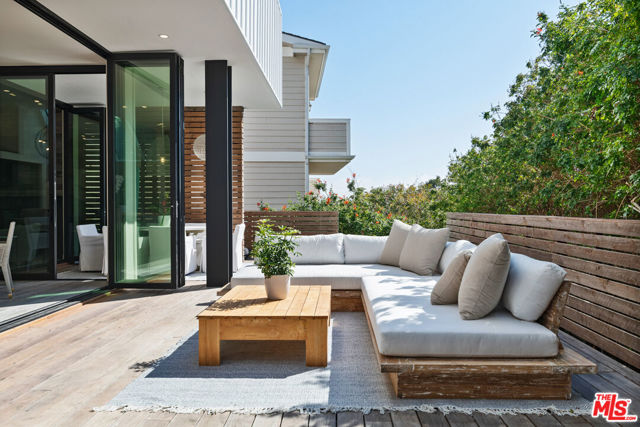 31866 Seafield Drive, Malibu CA: https://media.crmls.org/mediaz/639ea26e-049b-4b83-b564-af1776200008.jpg