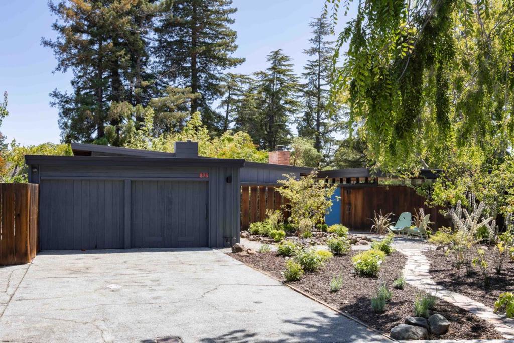876 Southampton Drive
