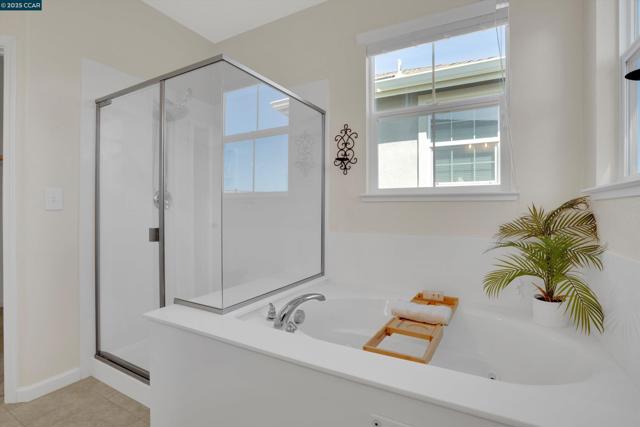 218 Ladybug Ln, Martinez CA: https://media.crmls.org/mediaz/639fdeb6-436b-4599-8396-d8f8950be712.jpg