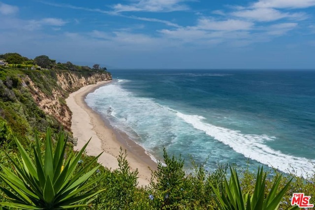 Photo of 29130 CLIFFSIDE Drive, Malibu, CA 90265