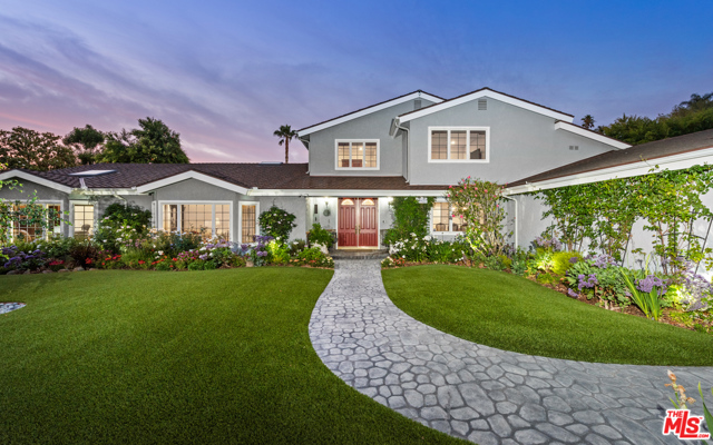 Photo of 19621 Redwing Street, Tarzana, CA 91356