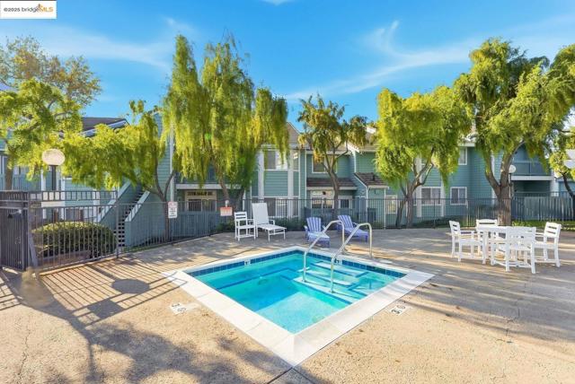 316 Dursey DR, Pinole CA: https://media.crmls.org/mediaz/63a01ecd-deed-49c4-a129-69d31d54c2ef.jpg