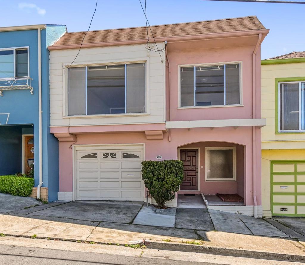 931 Hillside Boulevard