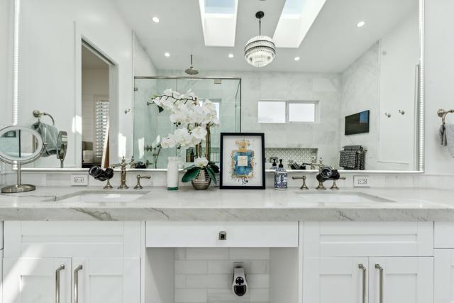 Detail Gallery Image 25 of 46 For 4230 Orchard Ave, San Diego,  CA 92107 - 4 Beds | 4/1 Baths