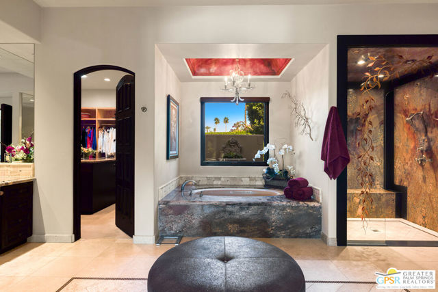 3 Coronado Court, Rancho Mirage CA: https://media.crmls.org/mediaz/63a2153a-bb33-4b34-aa5d-75a4f572aeca.jpg