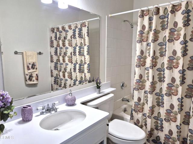 386 Otono Court, Camarillo CA: https://media.crmls.org/mediaz/63a29e58-ec6d-4a28-acd0-11620c29c54a.jpg