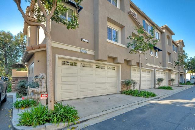 4031 Aidan Cir, Carlsbad CA: https://media.crmls.org/mediaz/63a32dcb-d7f1-4290-ab8c-b3e201485b86.jpg