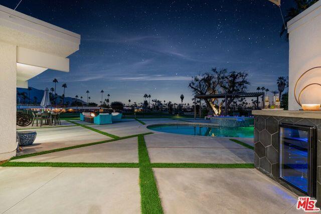 2320 S Via Lazo, Palm Springs CA: https://media.crmls.org/mediaz/63a4409d-b20b-4e7e-9aed-620add35404f.jpg