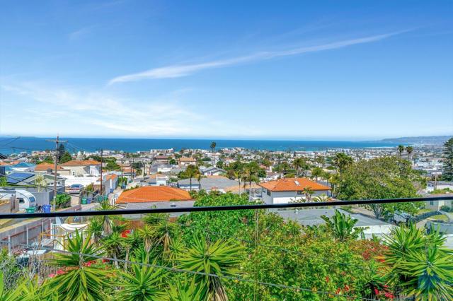 4611 Santa Cruz Ave, San Diego CA: https://media.crmls.org/mediaz/63a45fda-3986-4ff7-a1ce-d4f96f24ce1c.jpg