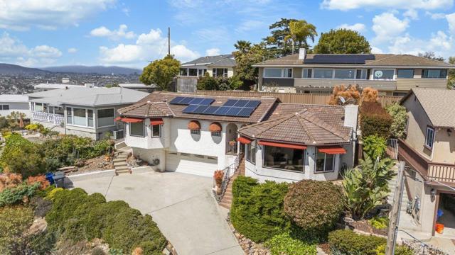 4331 Summit Drive, La Mesa CA: https://media.crmls.org/mediaz/63a47918-6505-4173-9b68-fa93ab4c0dae.jpg