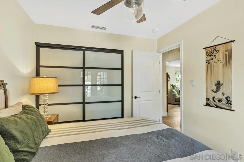 4660 Rolando Blvd - photo 15