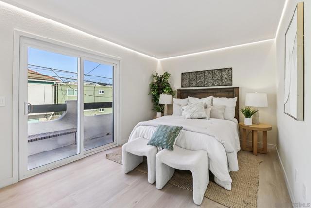 4043 Utah St, San Diego CA: https://media.crmls.org/mediaz/63a4fec3-8eb2-4513-ab5e-6442102b26a6.jpg