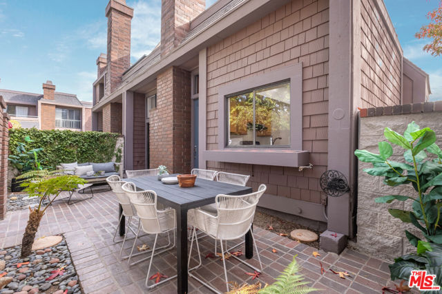 4646 Glencoe Avenue, 1 photo 3