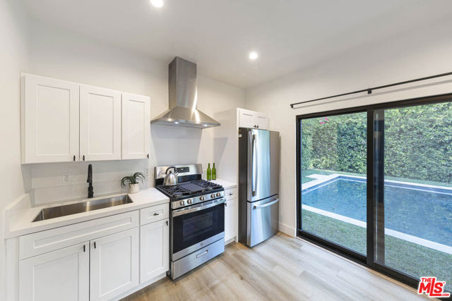 123 S Kilkea Drive, Los Angeles CA: https://media.crmls.org/mediaz/63a5847d-ee35-4fc0-8d1c-6e7ef1bb23d1.jpg