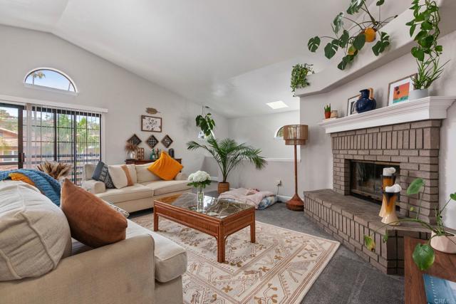 Detail Gallery Image 5 of 36 For 4556 Cove Dr, Carlsbad,  CA 92008 - 3 Beds | 3 Baths