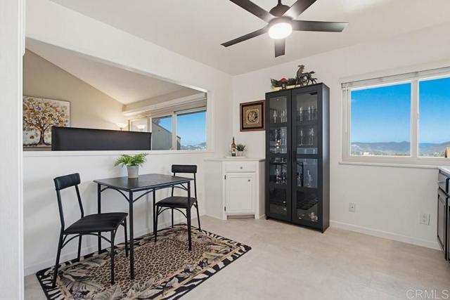 Detail Gallery Image 12 of 46 For 17347 Plaza Maria, San Diego,  CA 92128 - 2 Beds | 2 Baths