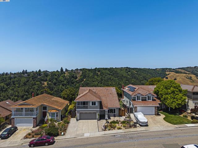 6408 Boone Dr, Castro Valley CA: https://media.crmls.org/mediaz/63a66505-e074-4a0b-8176-7c1dd2b1e74f.jpg