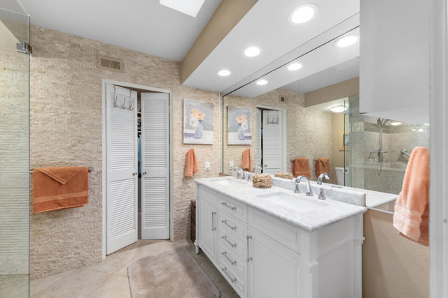 46510 Arapahoe Drive, Indian Wells CA: https://media.crmls.org/mediaz/63a6c3cf-cf91-4b28-a3a9-864a0fec31a7.jpg