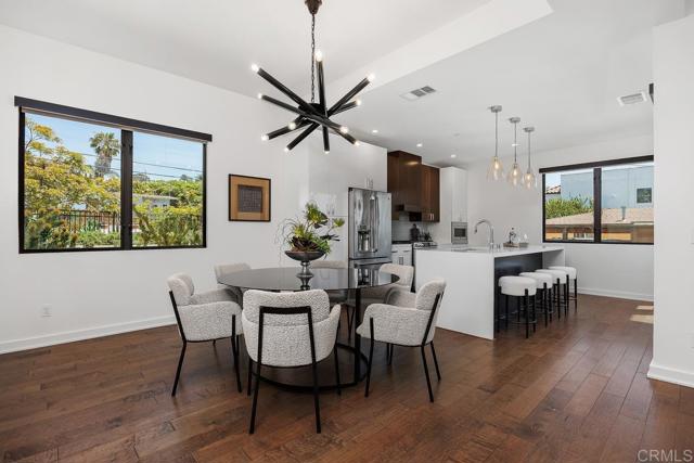 731 Valley Avenue, Solana Beach CA: https://media.crmls.org/mediaz/63a703d7-a804-4bce-8147-9a3a378228f3.jpg