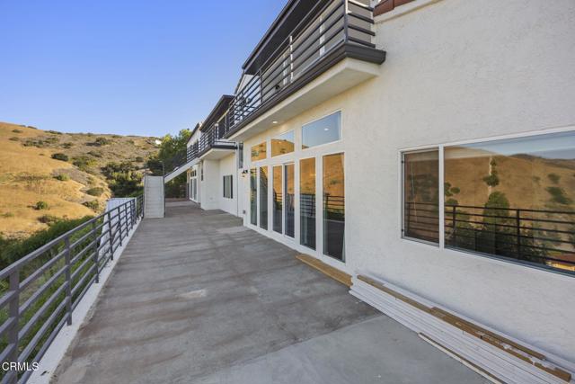 40 Saddlebow Road, Bell Canyon CA: https://media.crmls.org/mediaz/63a80970-18f4-4c7d-a04a-3e61cda90aa3.jpg