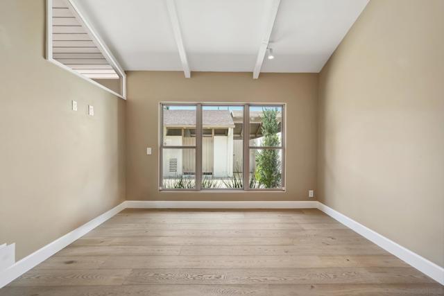 211 Via Osuna, Rancho Santa Fe CA: https://media.crmls.org/mediaz/63a8523d-e4c5-47d9-bad5-752b96849e5b.jpg