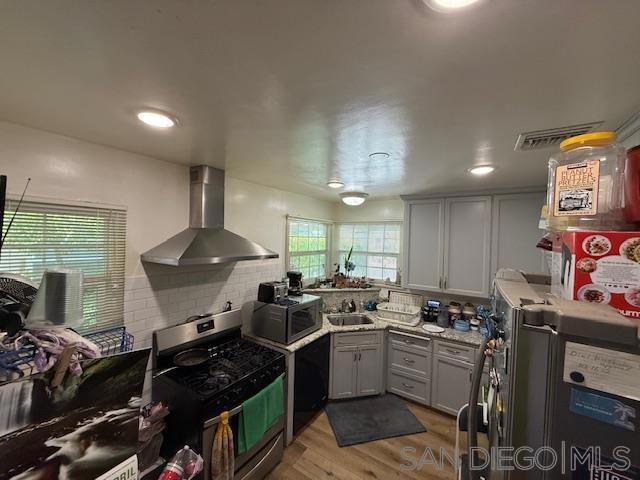 14308 Miranda St, Van Nuys CA: https://media.crmls.org/mediaz/63a8ae92-07c8-4b0b-86b4-31200d0bb09a.jpg
