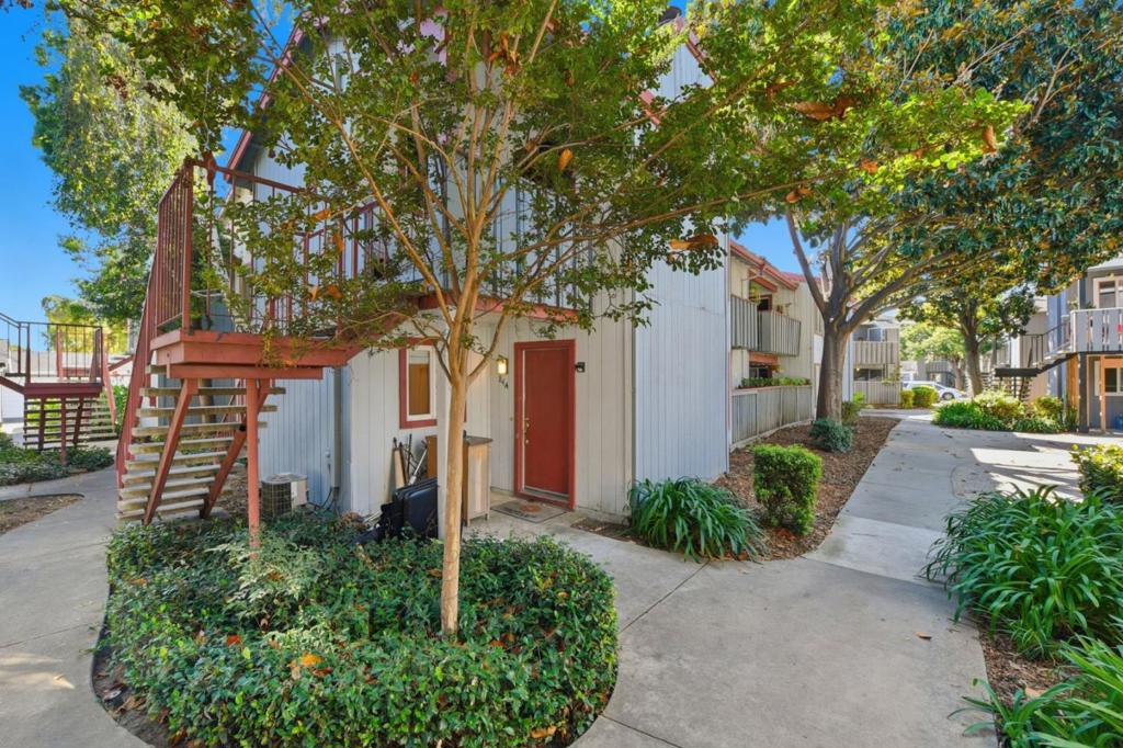 84 Rancho Drive #A