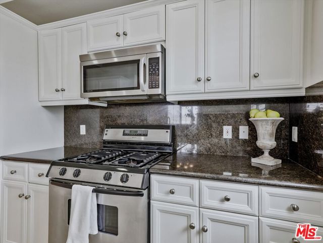 320 S Willaman Drive, Los Angeles CA: https://media.crmls.org/mediaz/63a9d639-8427-4c2a-a68a-b9877a68656c.jpg