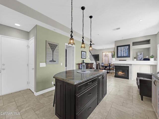 293 Springmist Lane, Simi Valley CA: https://media.crmls.org/mediaz/63aa6c24-5ea6-4f2c-8abe-51cdd3442daf.jpg