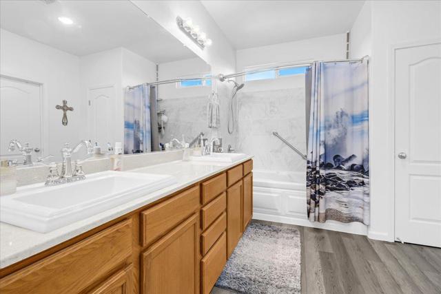 1751 Brighton Drive, Hollister CA: https://media.crmls.org/mediaz/63aa7df8-2b54-4a06-a05c-f12d087867e9.jpg