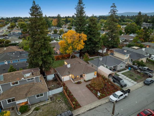 840 8th Avenue, Redwood City CA: https://media.crmls.org/mediaz/63ab88f8-ee71-4658-98e5-8a096d0df2df.jpg