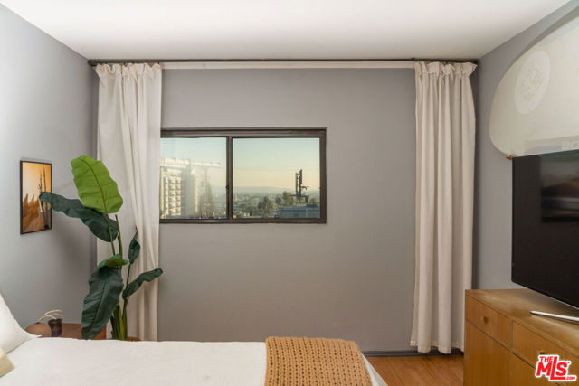 1133 N Clark Street, West Hollywood CA: https://media.crmls.org/mediaz/63abdf3a-1763-4c8f-851a-634c88888673.jpg