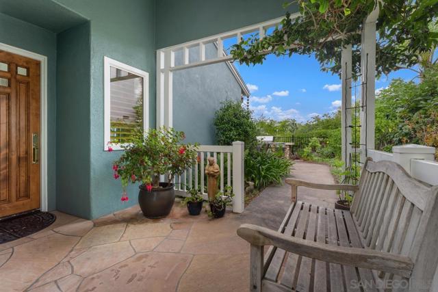 457 Arden Drive, Encinitas CA: https://media.crmls.org/mediaz/63ac1c62-cb12-4468-9030-ef4656bd33d5.jpg