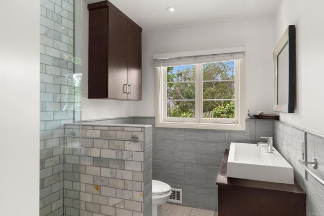 Image 47 of 58 For 7851 Hillside Drive
