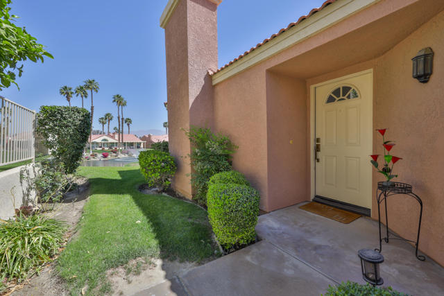 76948 Scimitar Way, Palm Desert CA: https://media.crmls.org/mediaz/63af4ba7-1516-47ed-a50e-9c5f66dd48cf.jpg