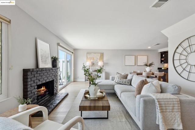 93 Thousand Oaks St, Oakland CA: https://media.crmls.org/mediaz/63af530f-3587-473d-8fc6-81eba25a8d26.jpg