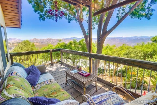 255 Highline Trl, El Cajon CA: https://media.crmls.org/mediaz/63af8898-df5a-43d8-92bc-f7ef4ea8abf5.jpg