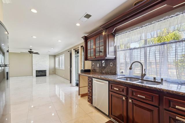 475 Marsh Harbor Drive, San Diego CA: https://media.crmls.org/mediaz/63afc6b9-56d1-4866-af8e-70bce9301330.jpg