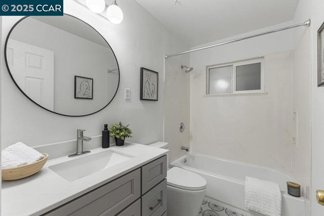 200 El Dorado Ave, Danville CA: https://media.crmls.org/mediaz/63b0147a-a272-46e7-b412-e1b81ade27d7.jpg