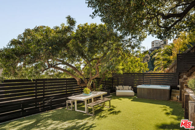 8556 Ridpath Drive, Los Angeles CA: https://media.crmls.org/mediaz/63b0166f-482c-4cf8-9334-eedeb97882c8.jpg