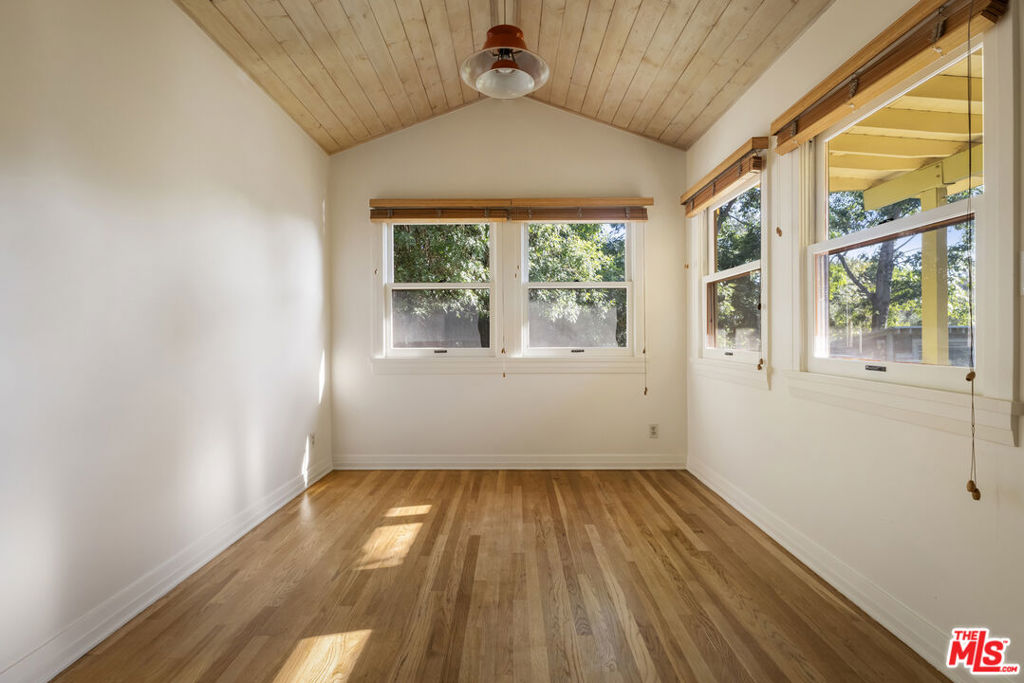 MLS #26856335 image #37