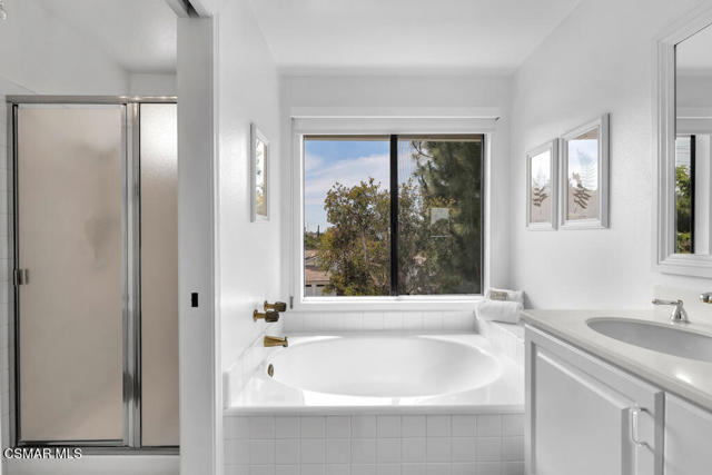 13101 Thomasville Court, Moorpark CA: https://media.crmls.org/mediaz/63b0a097-637d-4f7b-b0fb-039004c242fb.jpg