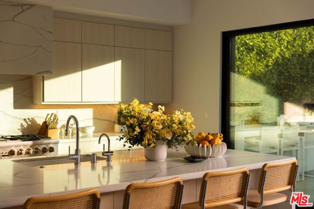 3525 Barry Avenue, Los Angeles CA: https://media.crmls.org/mediaz/63b12e0c-2e10-46c2-a51f-3f41577759e1.jpg
