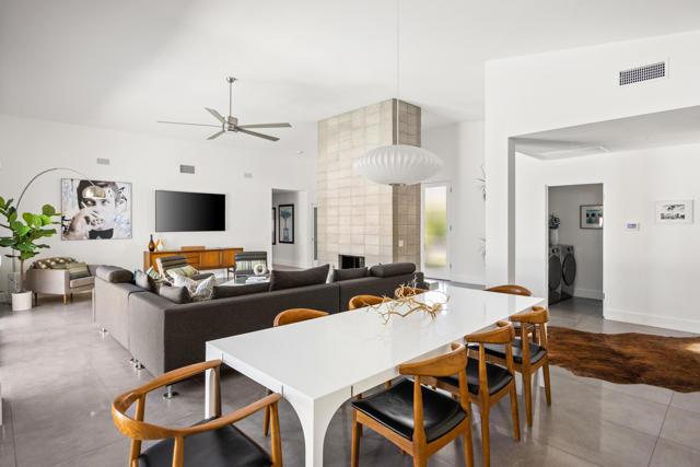 1160 E Marion Way, Palm Springs CA: https://media.crmls.org/mediaz/63b185b6-4c75-4dbd-a7af-a4c243a0f208.jpg