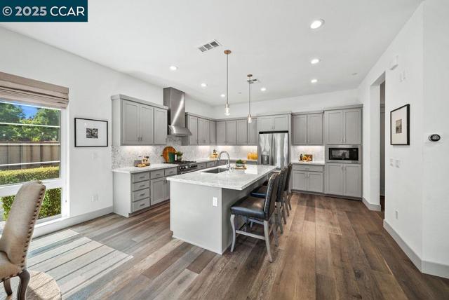 44 Analisa Ln, Walnut Creek CA: https://media.crmls.org/mediaz/63b1dc4e-1309-42ec-b97a-9f5412dec9e0.jpg