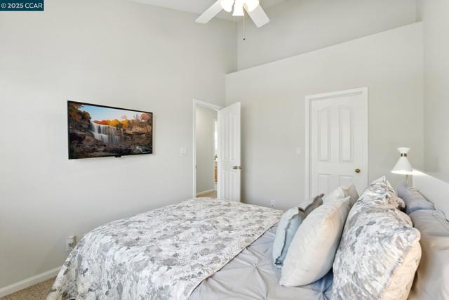 89 Amberfield Ln, Danville CA: https://media.crmls.org/mediaz/63b1e029-ce6e-4470-8cf5-a2d499cff008.jpg