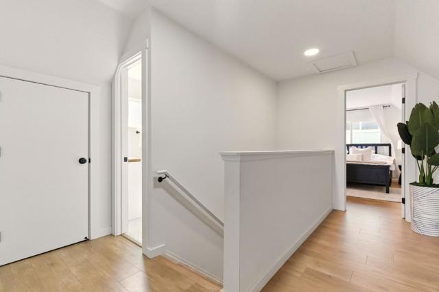 640 Heather Court, Pacifica CA: https://media.crmls.org/mediaz/63b2432b-6cc8-4354-88f5-fd75e0b7baed.jpg