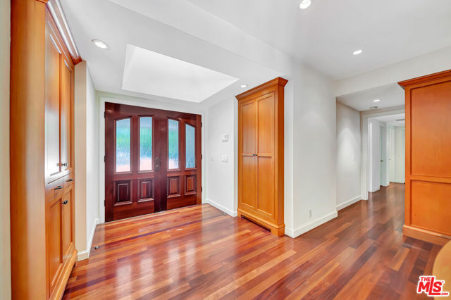 1100 Rodeo Road, Arcadia CA: https://media.crmls.org/mediaz/63b25851-8a12-489f-81c8-4004cf75ce94.jpg